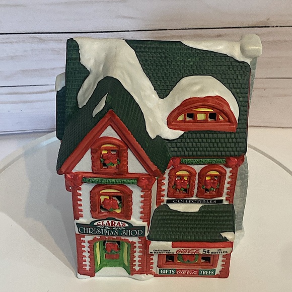 COCA COLA - Claras Christmas Shop - Town Square Collection - Picture 3 of 11